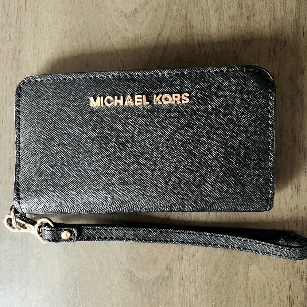 Michael Kors wallet wristlet